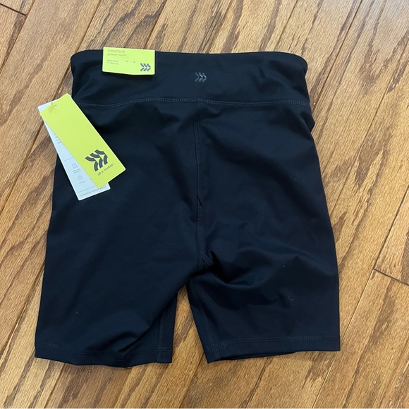 NWT All in Motion 7” Bike Shorts - size XS - Picture 2 of 5